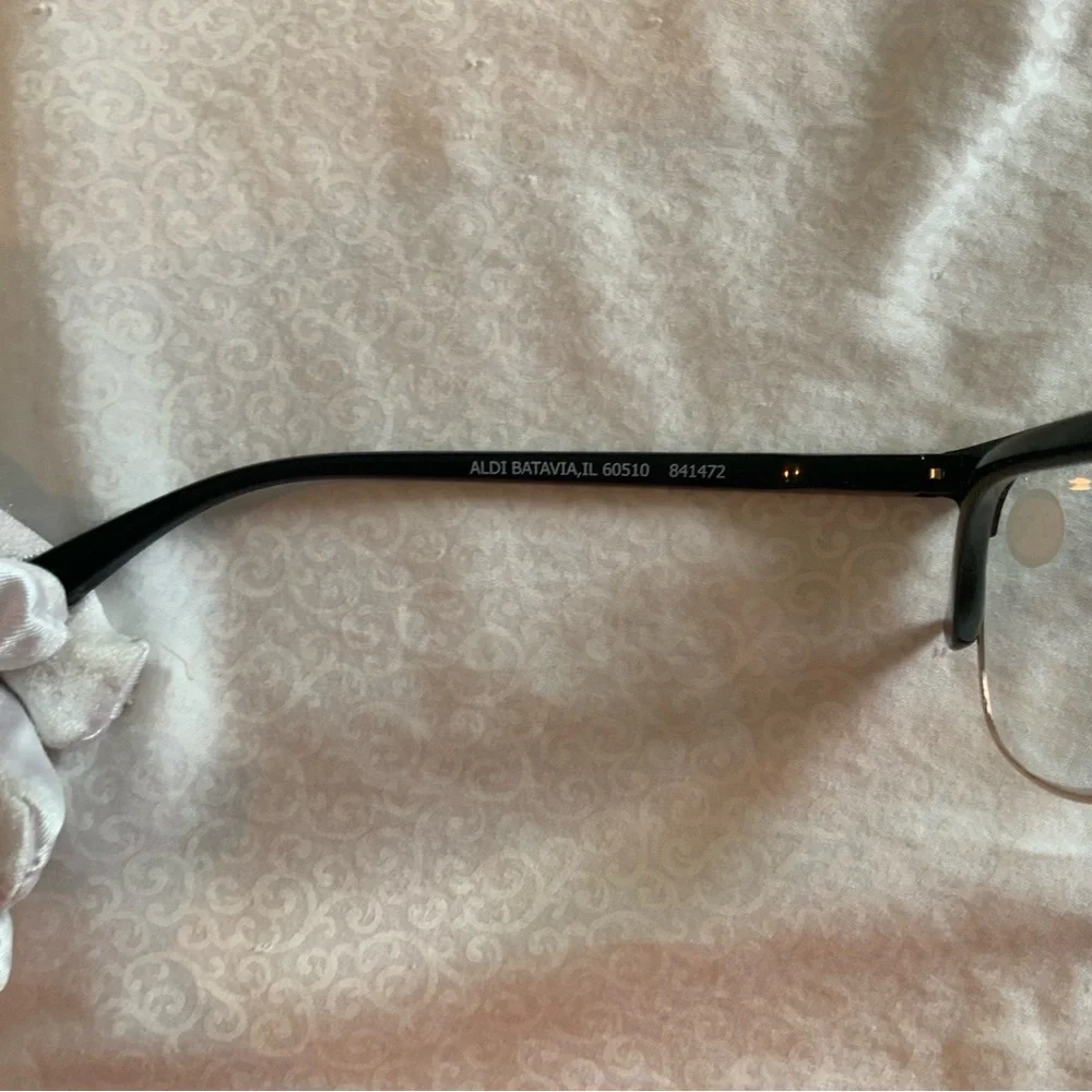 Aldi Batavia IL 60510 841472 54-21-142 PD62+/-1MM +2.00D Eyeglasses Men’s Black